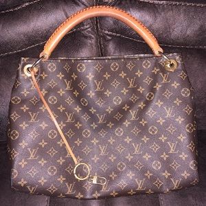 Louis Vuitton Artsy MM
